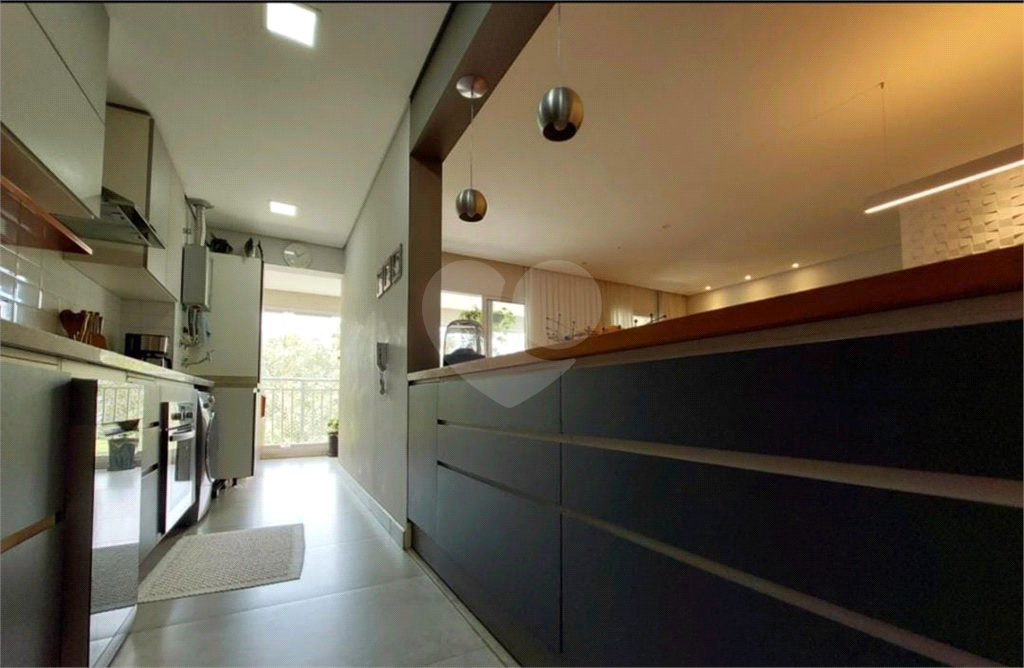 Apartamento com 2 dormitórios, sendo 2 suítes, 3 banheiros e 2 vagas de garagem