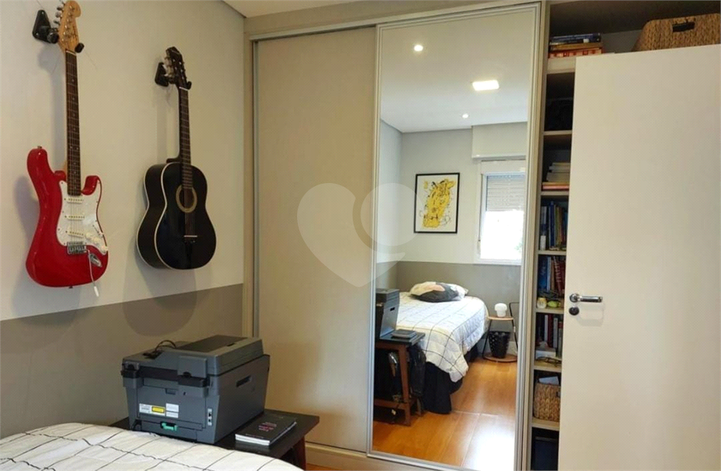 Apartamento com 2 dormitórios, sendo 2 suítes, 3 banheiros e 2 vagas de garagem