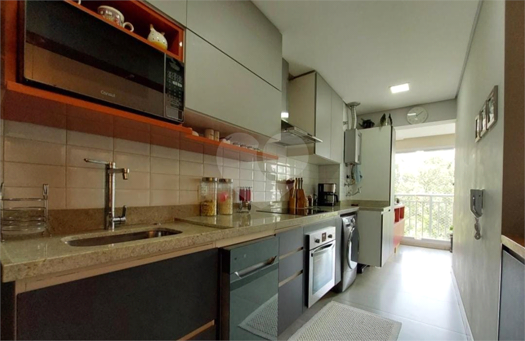 Apartamento com 2 dormitórios, sendo 2 suítes, 3 banheiros e 2 vagas de garagem