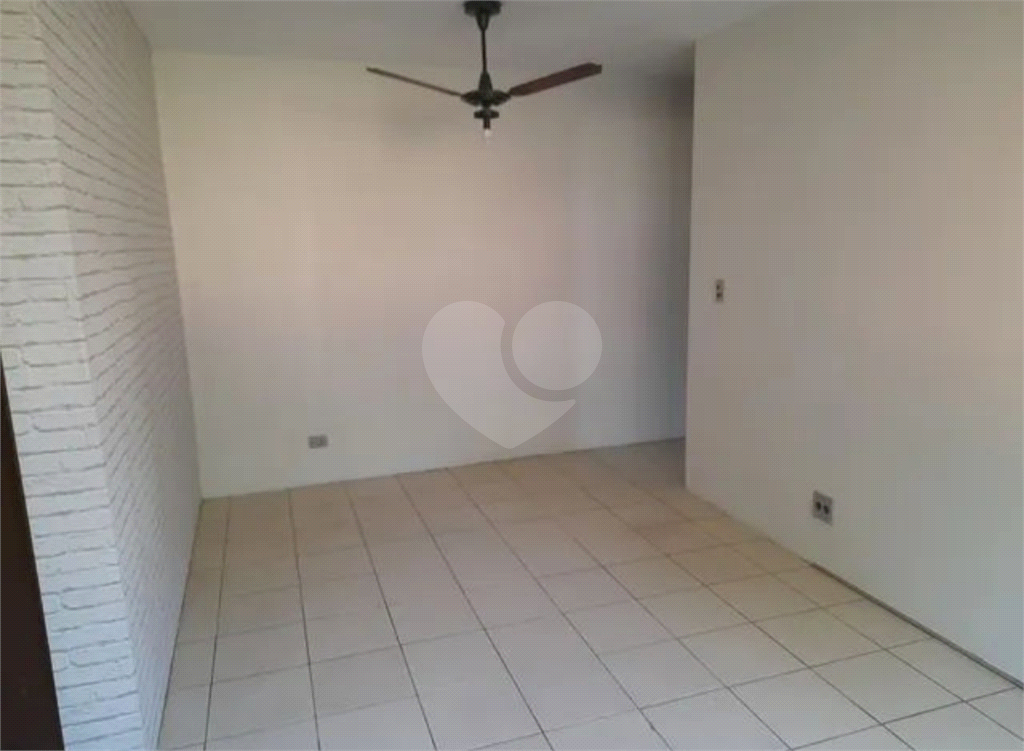 Apartamento à venda com 2 quartos, 68m² - Foto 2