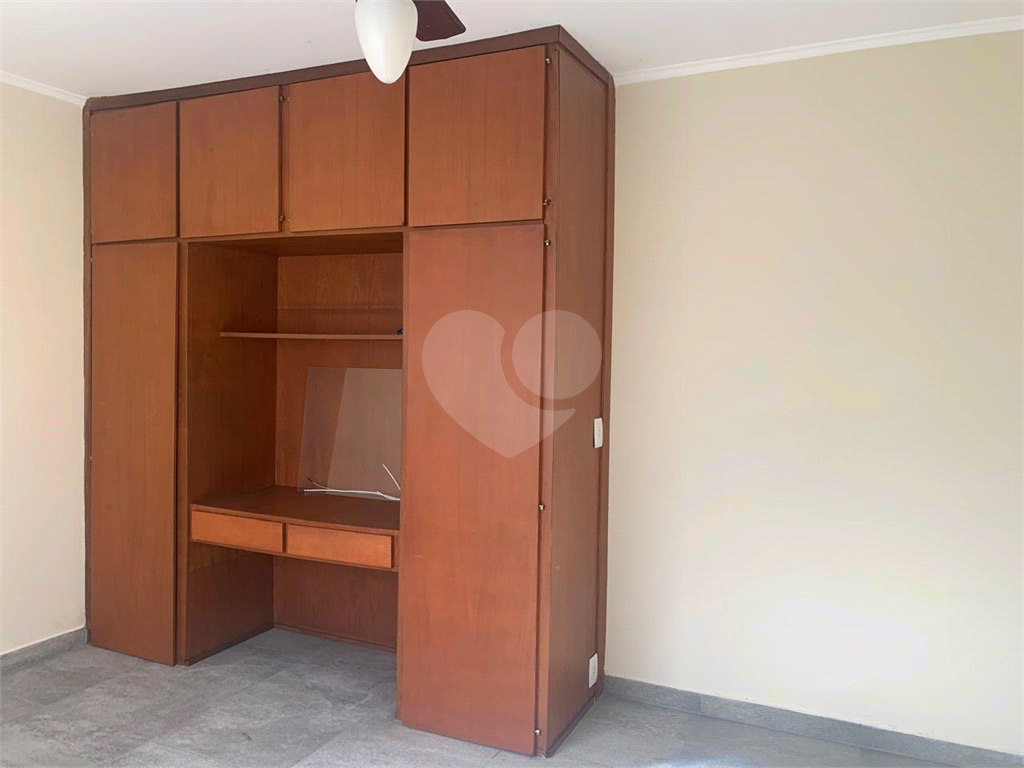 Casa à venda com 4 quartos, 220m² - Foto 21