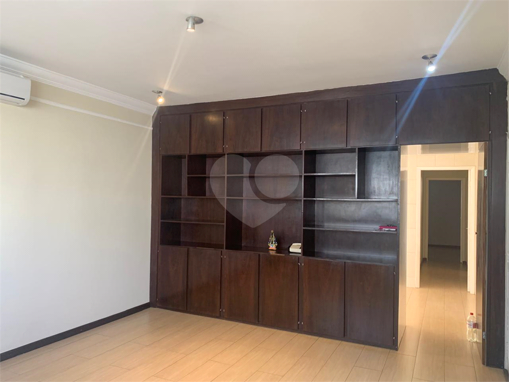 Casa à venda com 4 quartos, 220m² - Foto 6