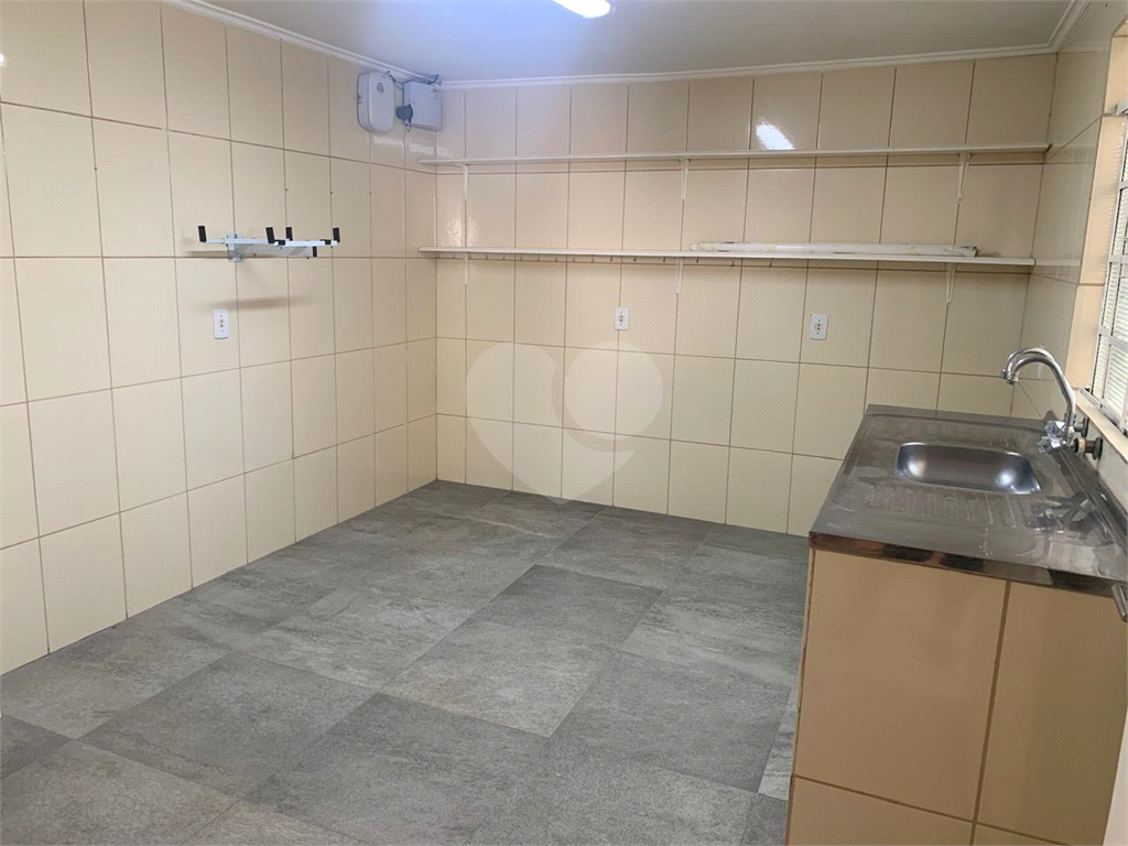 Casa à venda com 4 quartos, 220m² - Foto 25