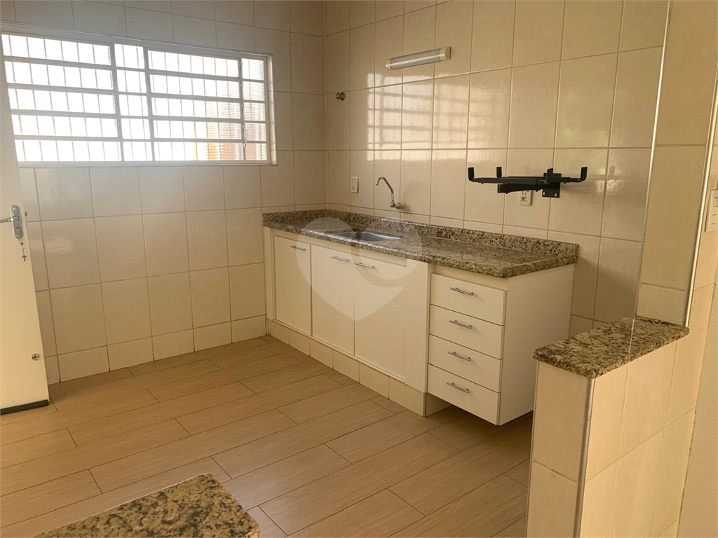 Casa à venda com 4 quartos, 220m² - Foto 9