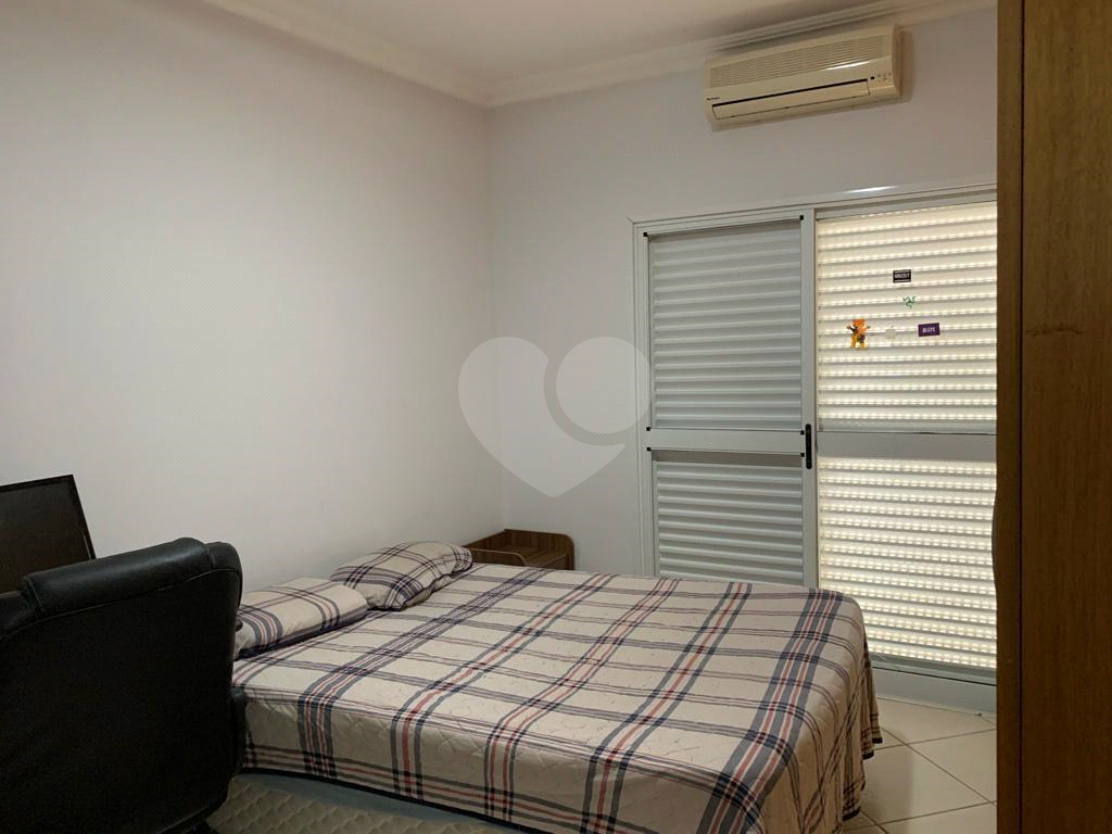 Casa de Condomínio à venda com 4 quartos, 220m² - Foto 17