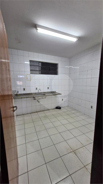 Depósito-Galpão-Armazém para alugar, 736m² - Foto 4