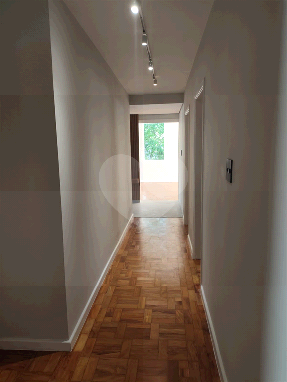 Amplo Apartamento Reformado no Coração dos Jardins.