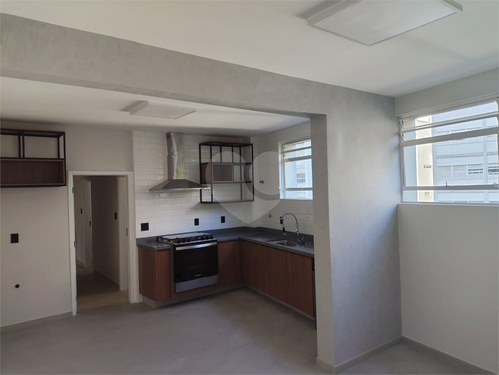 Amplo Apartamento Reformado no Coração dos Jardins.