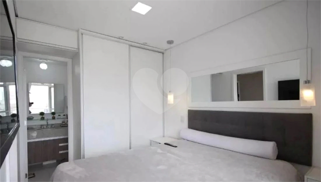APARTAMENTO em REAL PARQUE