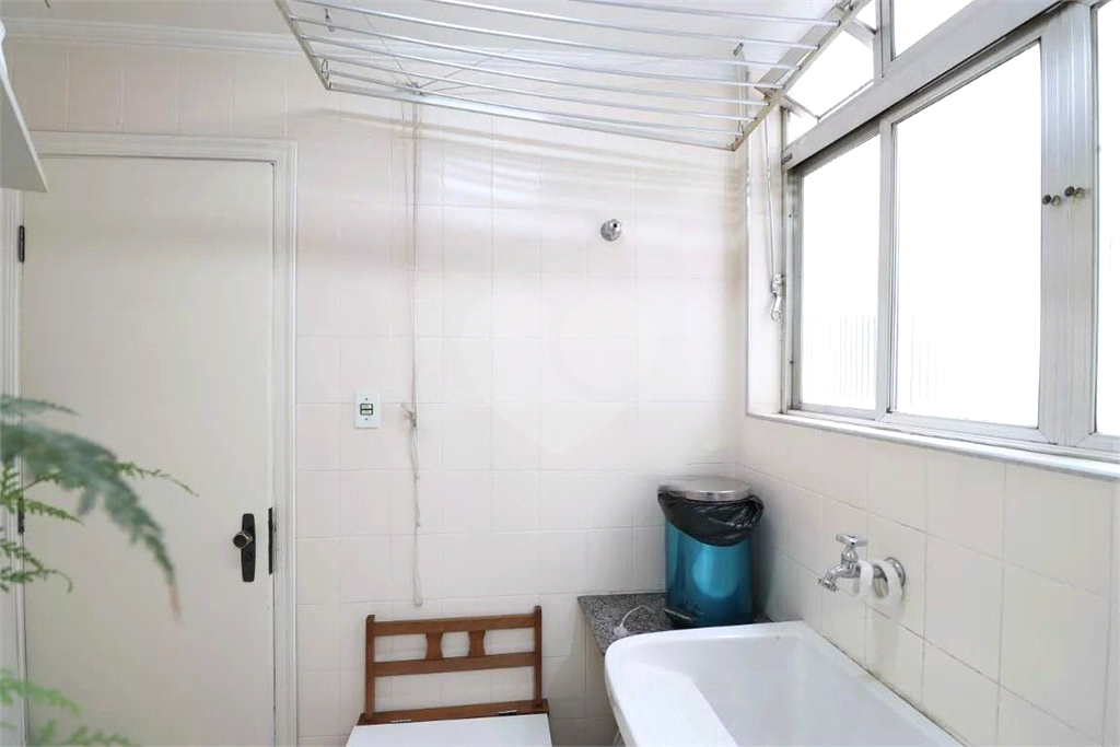 APARTAMENTO em LAPA