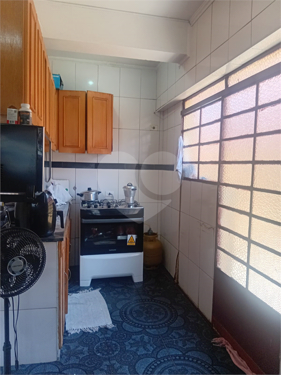 Casa Térrea no Tremembé com 500 metros de terreno  com 3 dormitórios , 3 vagas, e mais 2 casas no fundo independente com 1 dormitório cada.