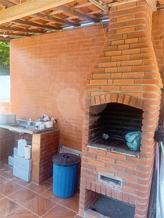 Casa Térrea no Tremembé com 500 metros de terreno  com 3 dormitórios , 3 vagas, e mais 2 casas no fundo independente com 1 dormitório cada.