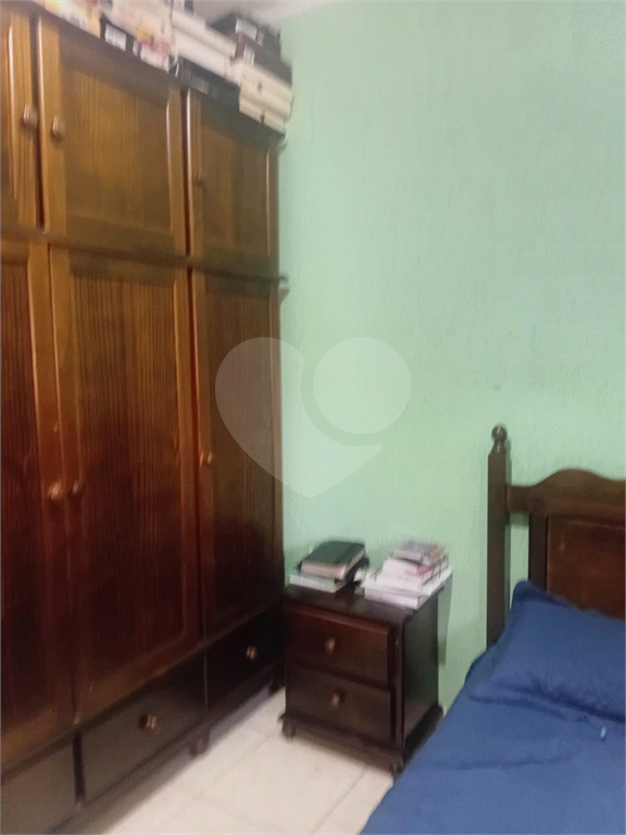 Casa Térrea no Tremembé com 500 metros de terreno  com 3 dormitórios , 3 vagas, e mais 2 casas no fundo independente com 1 dormitório cada.