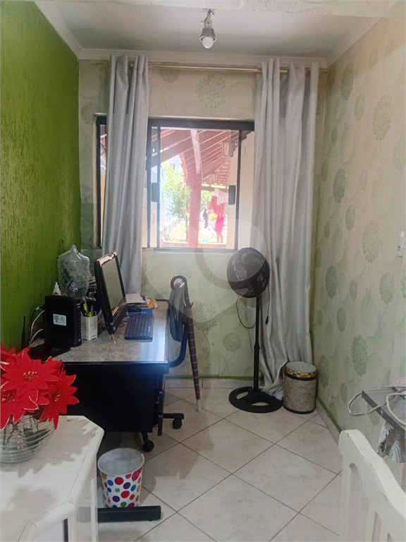 Casa Térrea no Tremembé com 500 metros de terreno  com 3 dormitórios , 3 vagas, e mais 2 casas no fundo independente com 1 dormitório cada.