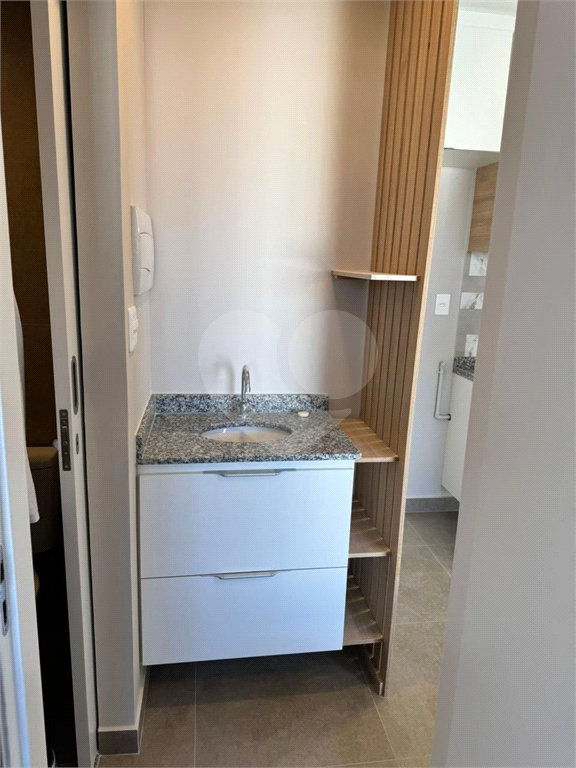 Apartamento para locação com 2 dormitórios e 1 vaga em Santana