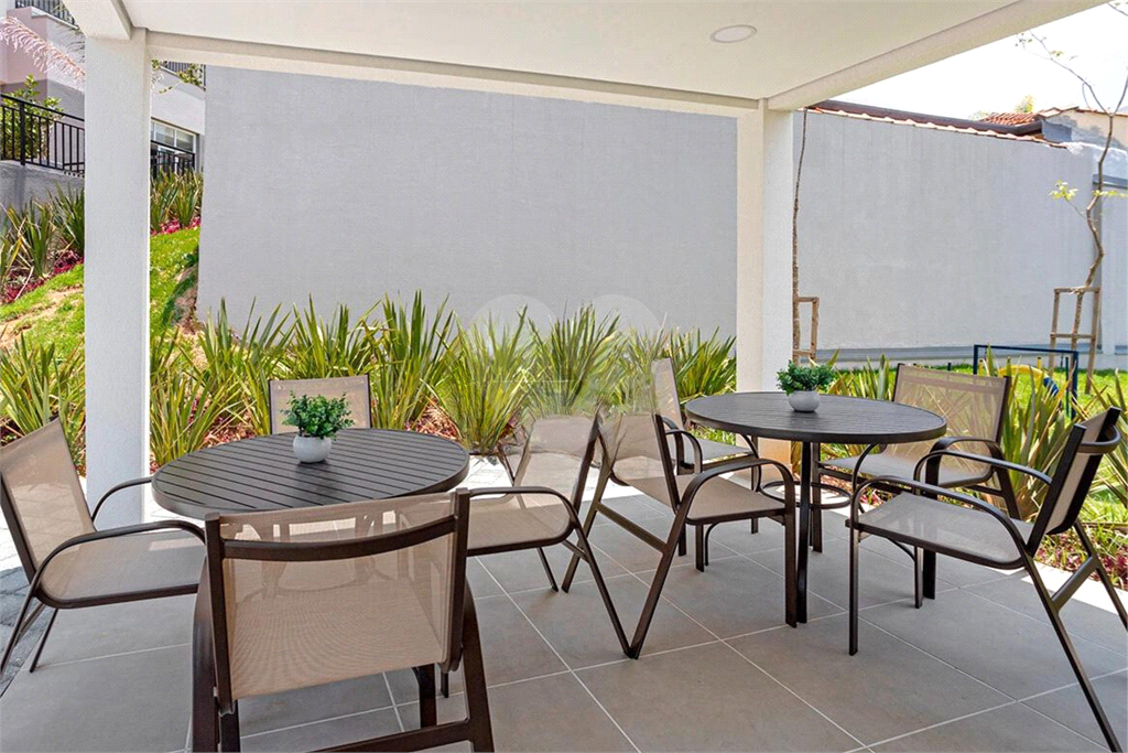Apartamento para locação com 2 dormitórios e 1 vaga em Santana