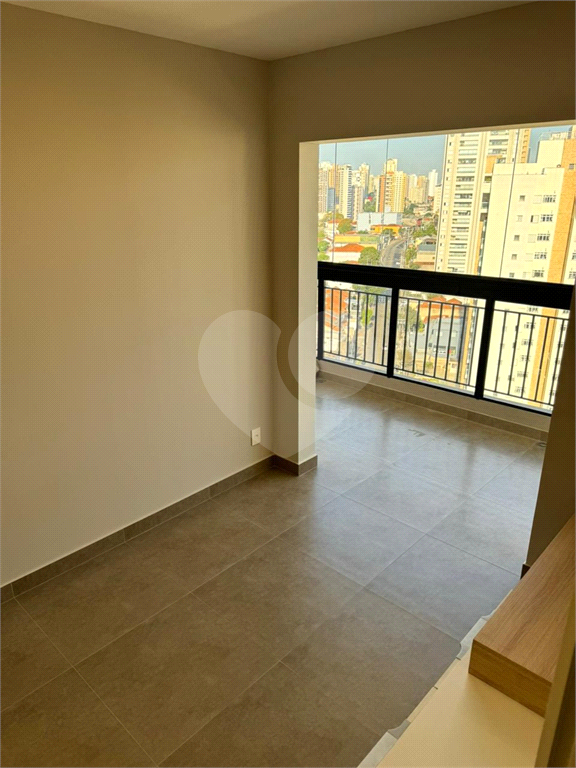 Apartamento para locação com 2 dormitórios e 1 vaga em Santana