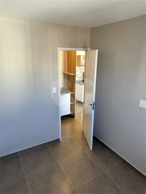 Apartamento para locação com 2 dormitórios e 1 vaga em Santana