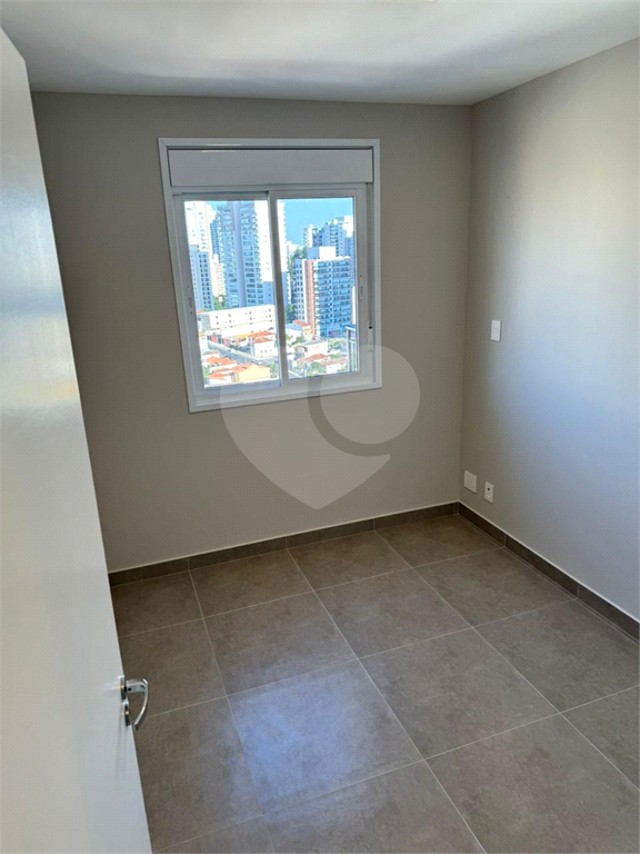 Apartamento para locação com 2 dormitórios e 1 vaga em Santana