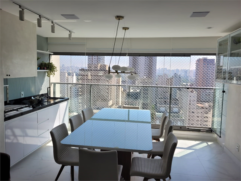Apartamento com 3 suítes em Moema - 115m²