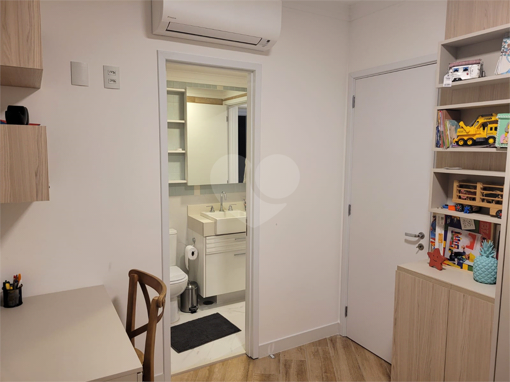 Apartamento com 3 suítes em Moema - 115m²