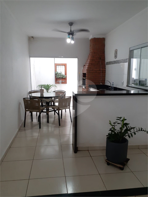 Casa à venda com 3 quartos, 160m² - Foto 2