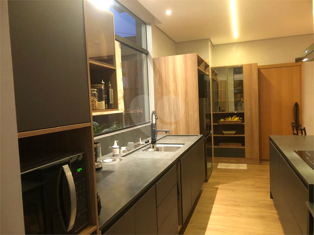 Casa à venda com 3 quartos, 304m² - Foto 2