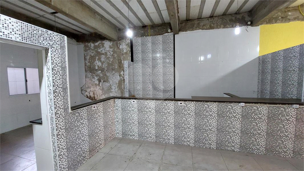 Salão Comercial 140 m2 com cozinha, banheiros, salão e área de serviço - Jaçanã/SP