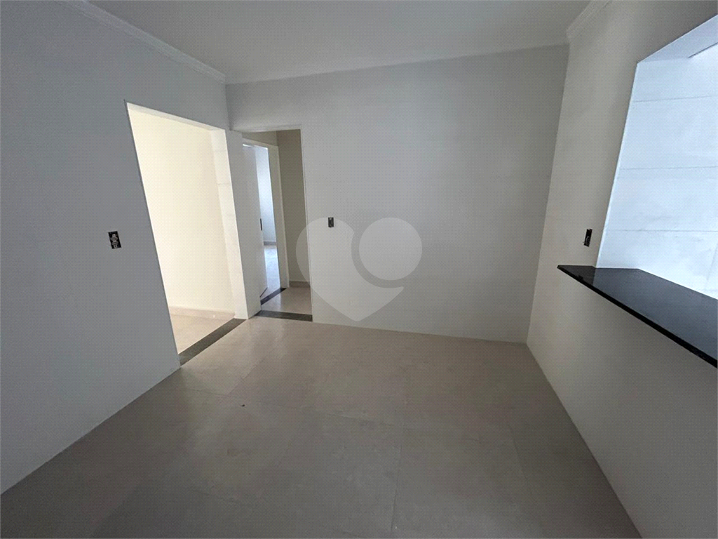 Casa à venda com 4 quartos, 160m² - Foto 3