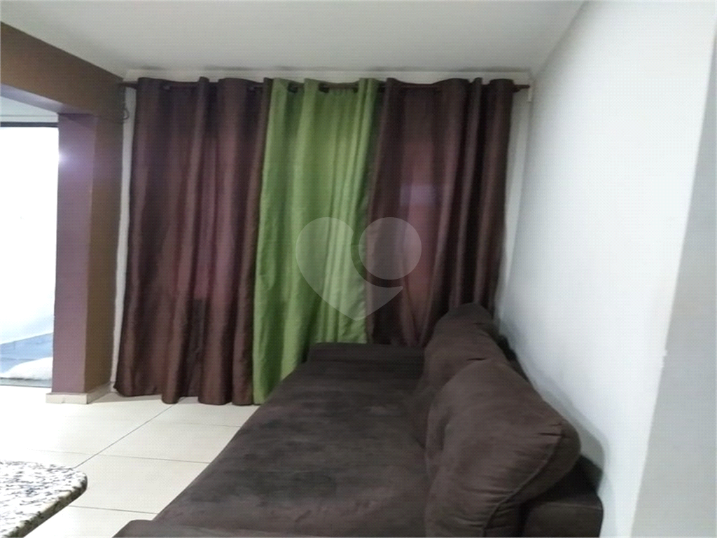 Predio com 6 Kitnets com Renda na Vila Maria 