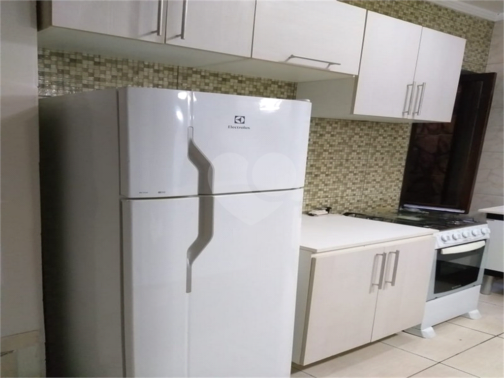 Predio com 6 Kitnets com Renda na Vila Maria 