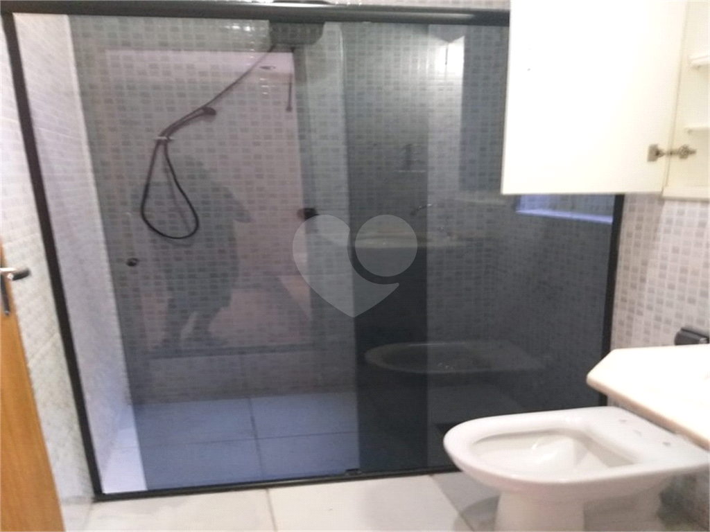 Predio com 6 Kitnets com Renda na Vila Maria 