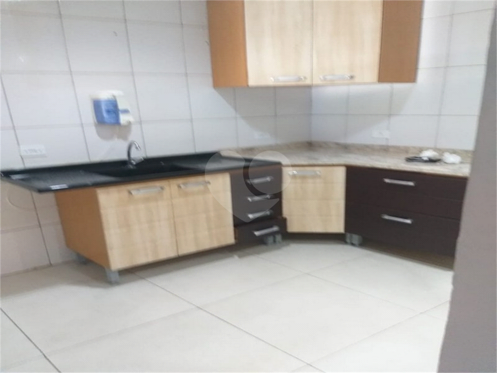 Predio com 6 Kitnets com Renda na Vila Maria 
