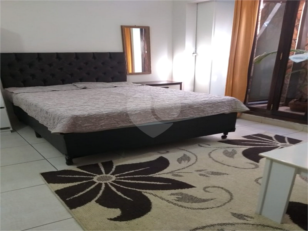Predio com 6 Kitnets com Renda na Vila Maria 