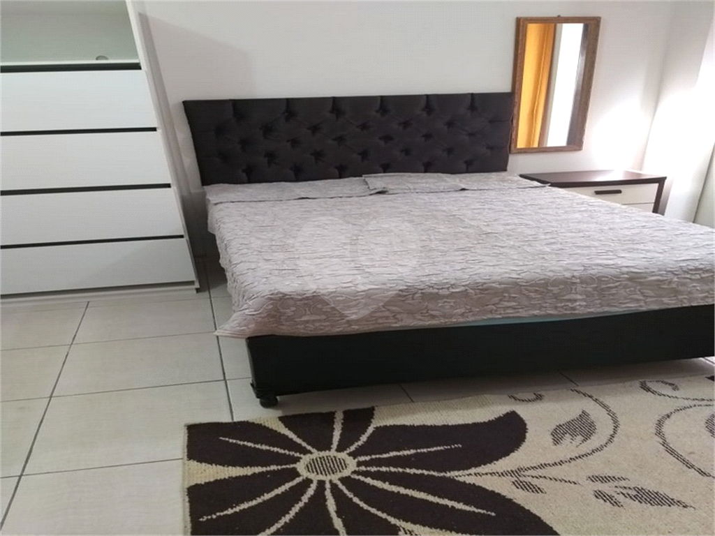 Predio com 6 Kitnets com Renda na Vila Maria 