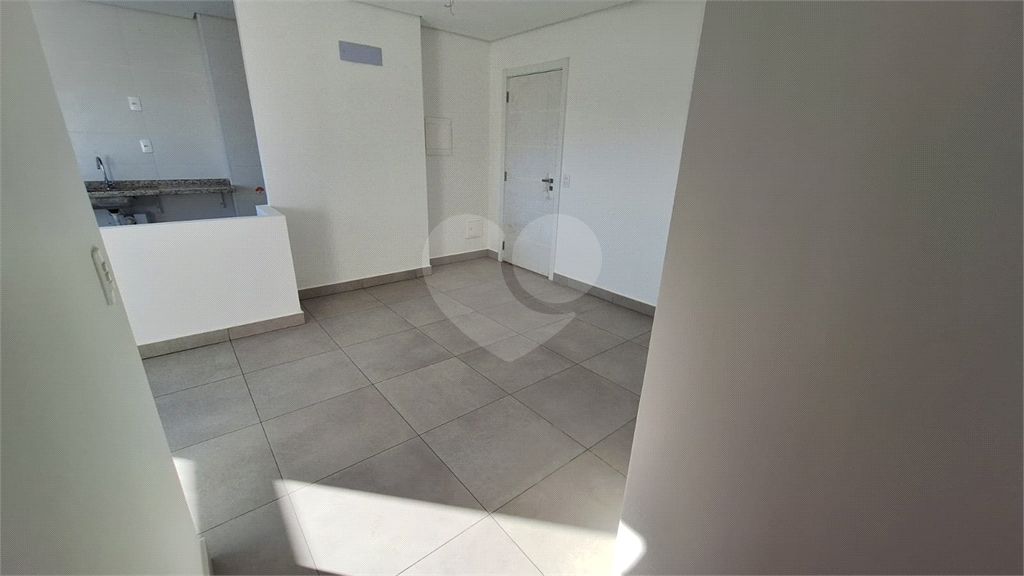 Apartamento à venda com 2 quartos, 64m² - Foto 2