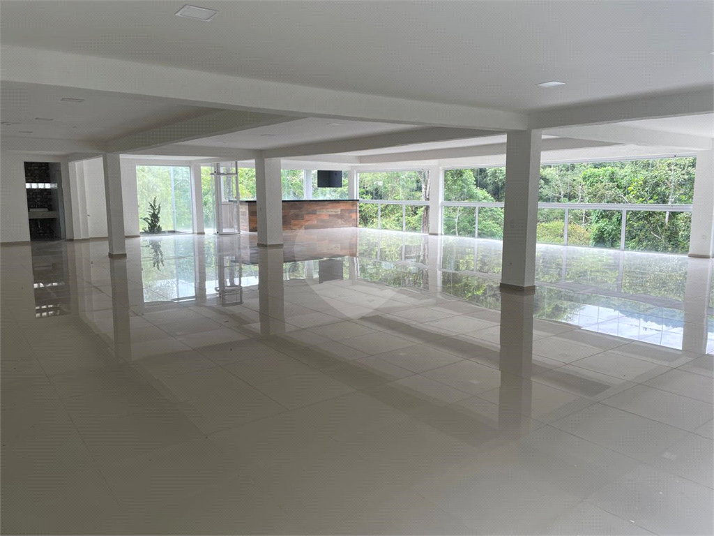 Casa em condomínio com 4 dormitórios e 6 vagas - Zona Norte