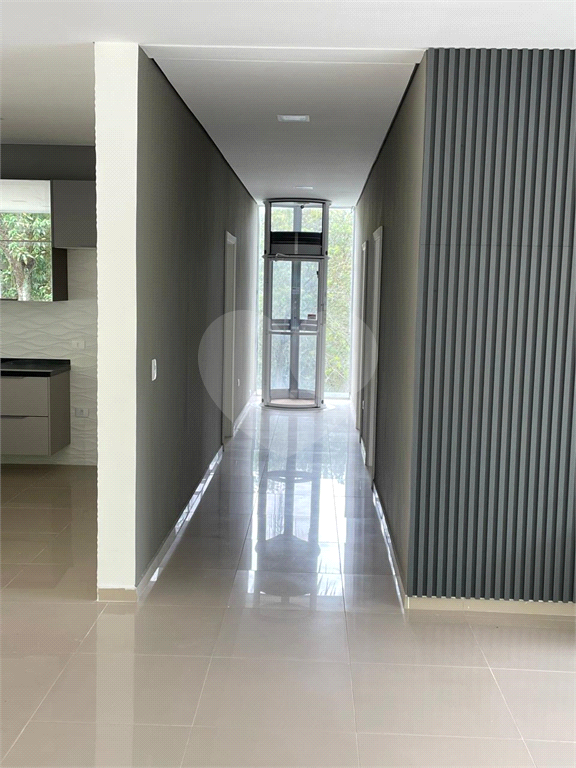 Casa em condomínio com 4 dormitórios e 6 vagas - Zona Norte