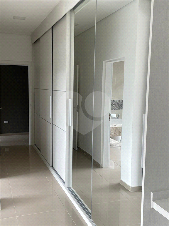 Casa em condomínio com 4 dormitórios e 6 vagas - Zona Norte