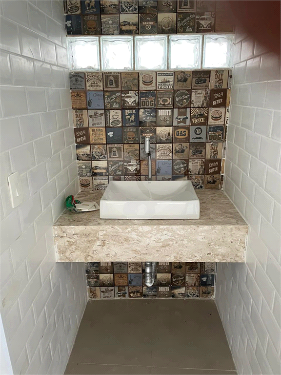 Casa em condomínio com 4 dormitórios e 6 vagas - Zona Norte