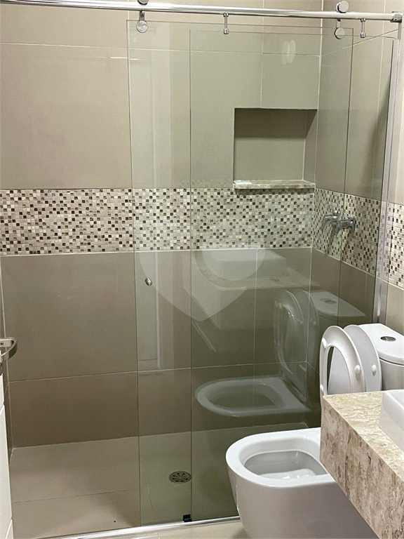 Casa em condomínio com 4 dormitórios e 6 vagas - Zona Norte