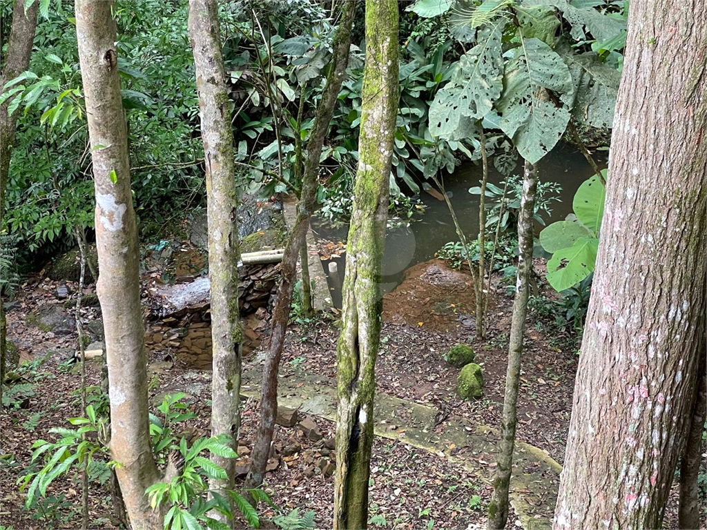 Casa em condomínio com 4 dormitórios e 6 vagas - Zona Norte