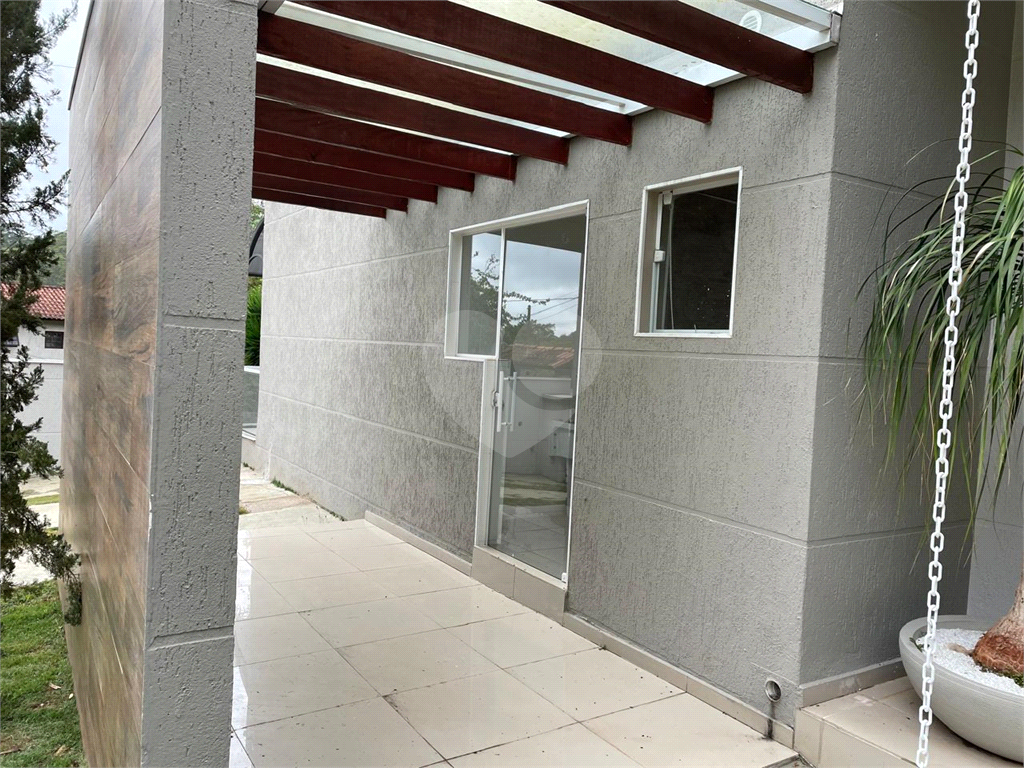 Casa em condomínio com 4 dormitórios e 6 vagas - Zona Norte