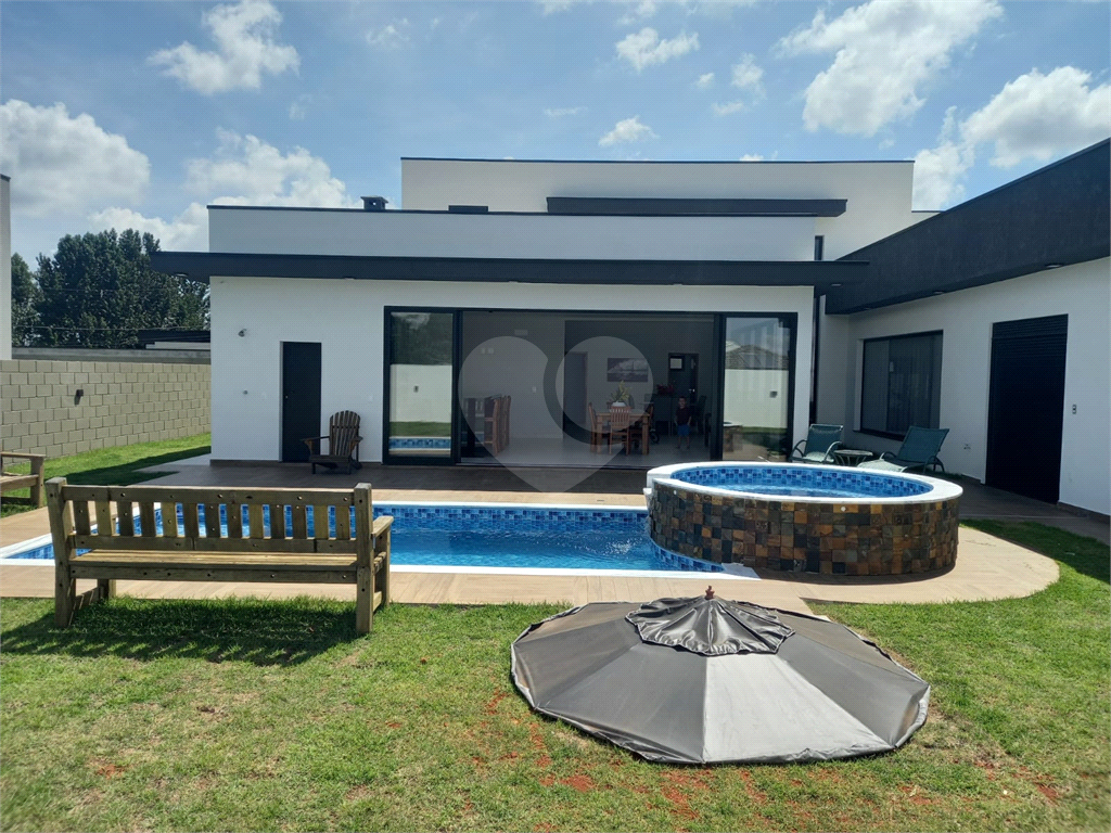 Casa de Condomínio à venda com 3 quartos, 340m² - Foto 2