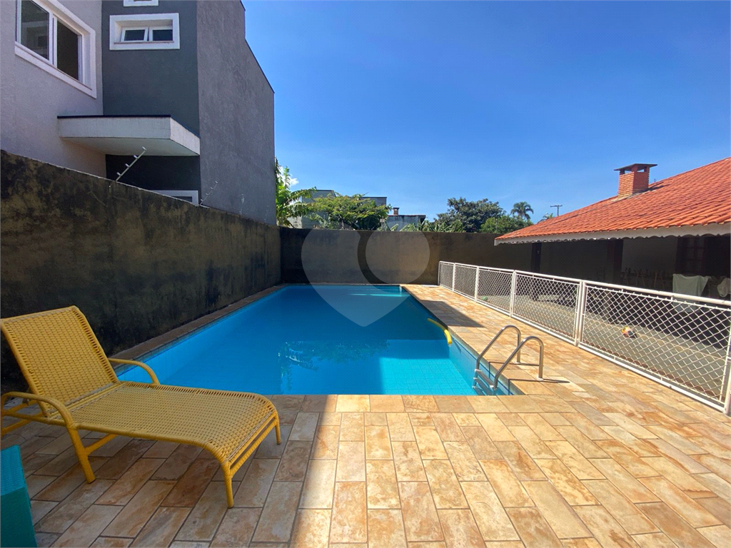 Casa de Condomínio para alugar com 4 quartos, 340m² - Foto 2