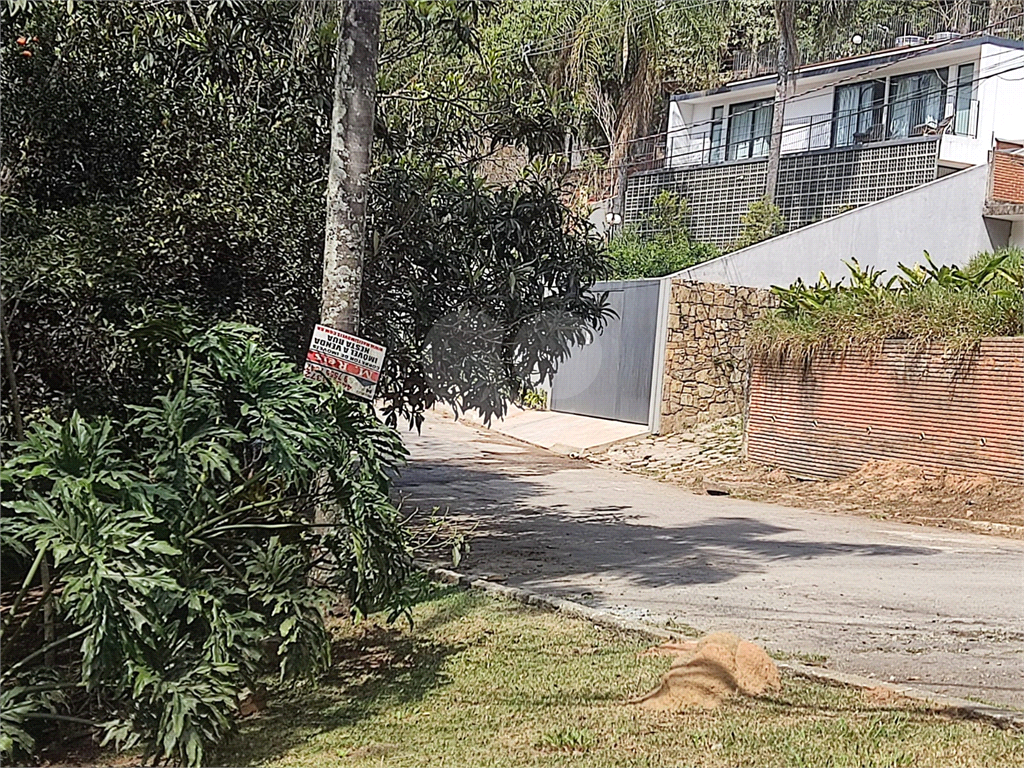 terreno de 1211 metros no condominio sausalito na serra da cantareira