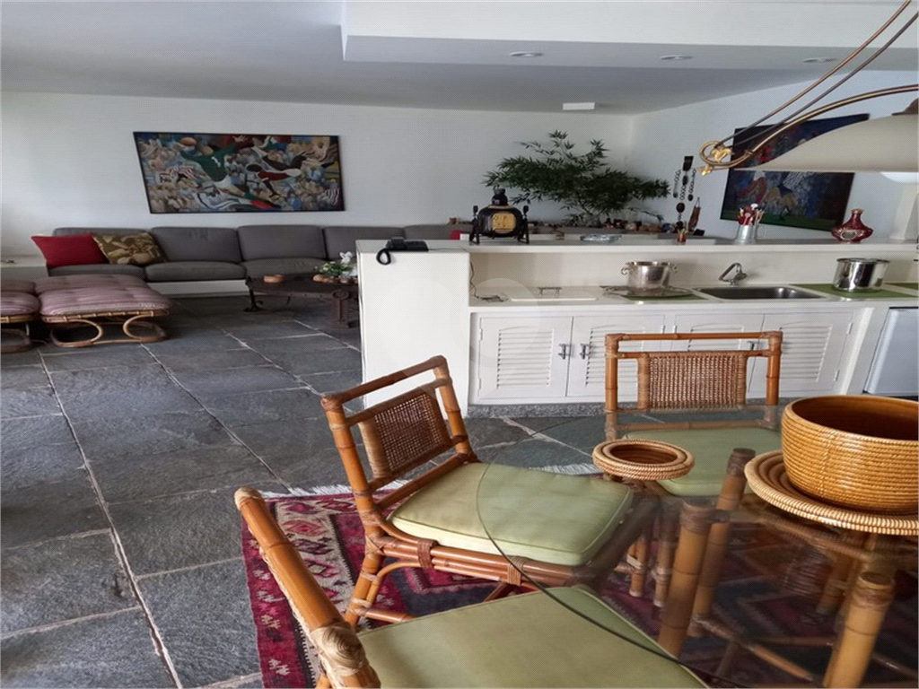 Uma casa com Varanda
