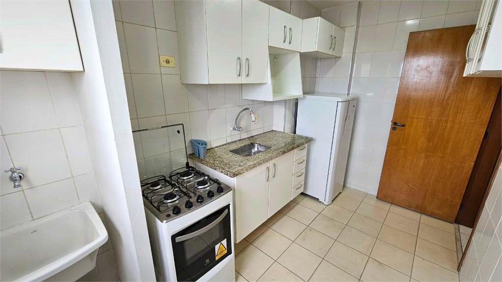 Apartamento para alugar com 2 quartos, 55m² - Foto 2