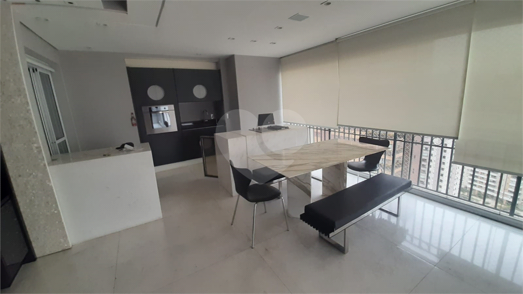 Apartamento à venda com 3 quartos, 190m² - Foto 4