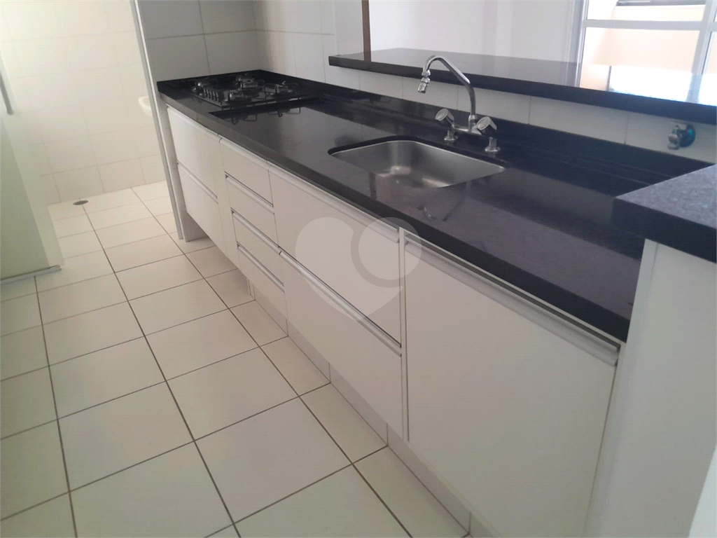 Apartamento à venda com 3 quartos, 85m² - Foto 12